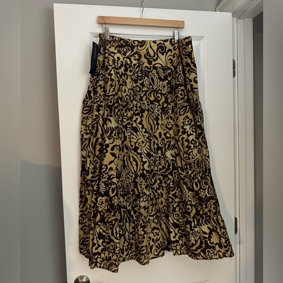Jones New York Dresses & Skirts - NWT Jones New York Signature Collection Paisley Midi Skirt in Size 18W